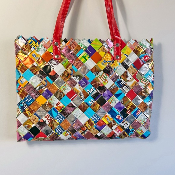 Nahui Ollin Candy Wrapper Handbag, Designer handbag from recycled candy wrappers - Picture 2 of 12